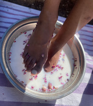 Load image into Gallery viewer, Rose Petal &amp; Milk Foot Soak Recipe
